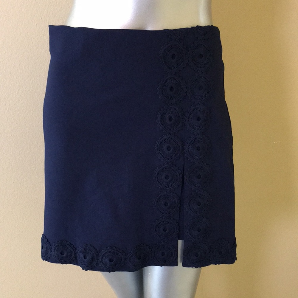 CROWN & IVY | Hello Spring Navy Blue Skort